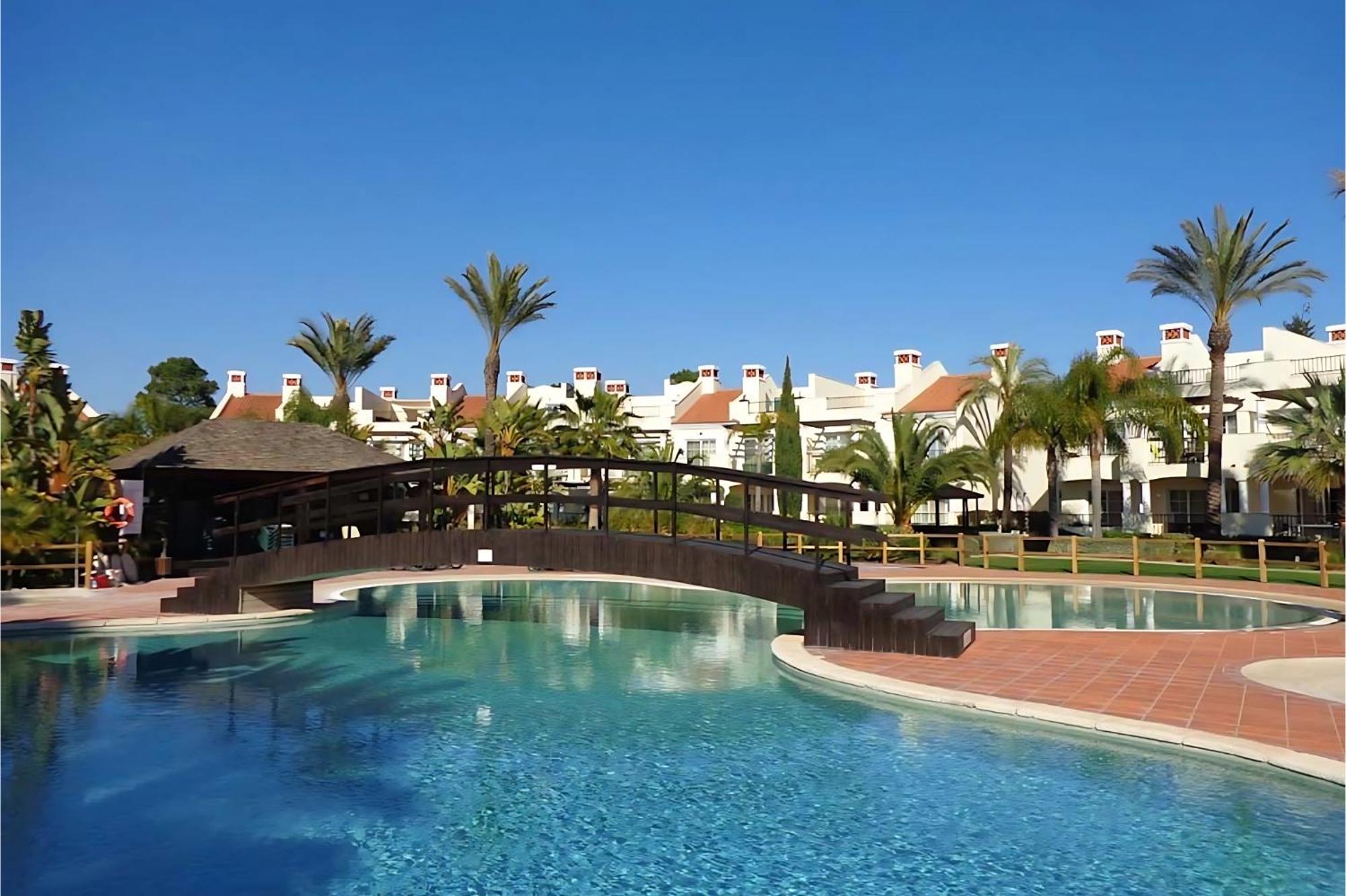 Luxury 3 Bedroom Apartment On Gated Complex Quarteira Eksteriør billede